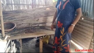 South indian village bhabhi outdoor neighbor sex videos Video